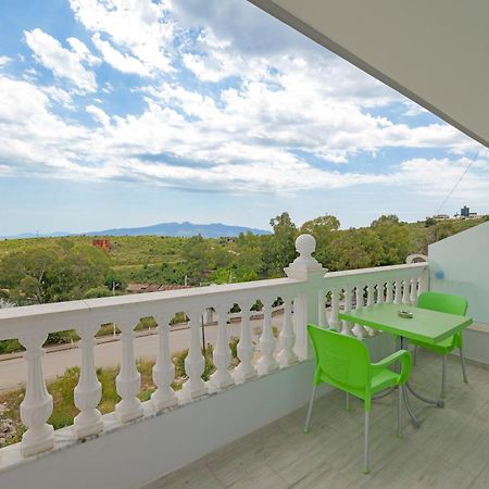 Vila Marina Apartments Sarandë Buitenkant foto