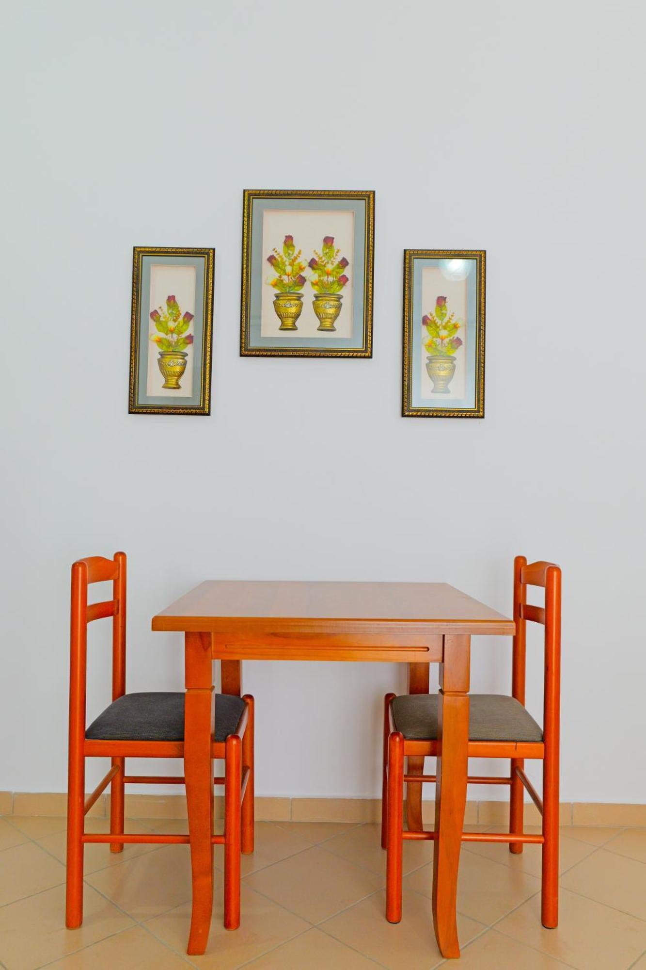 Vila Marina Apartments Sarandë Buitenkant foto