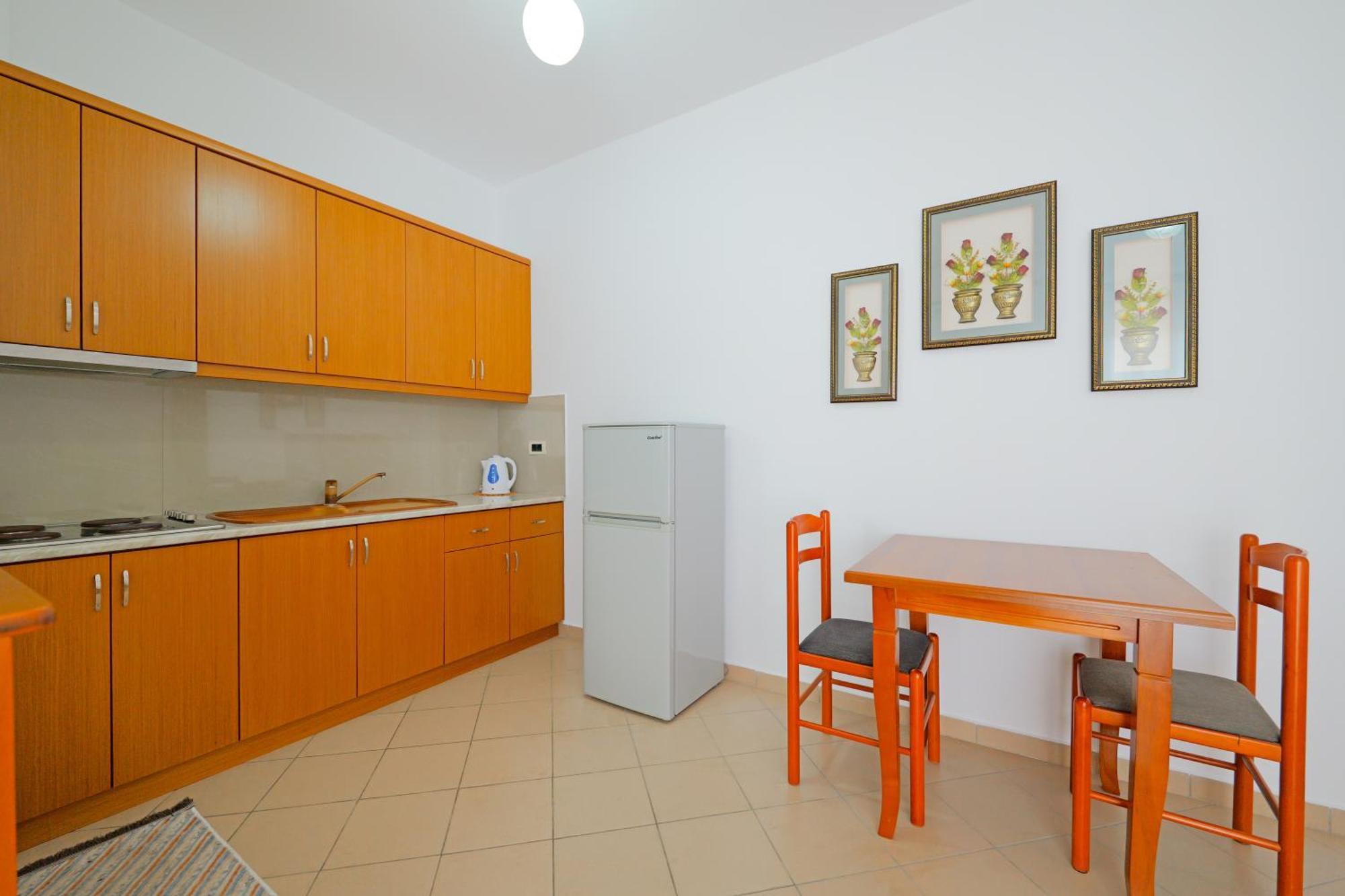 Vila Marina Apartments Sarandë Buitenkant foto