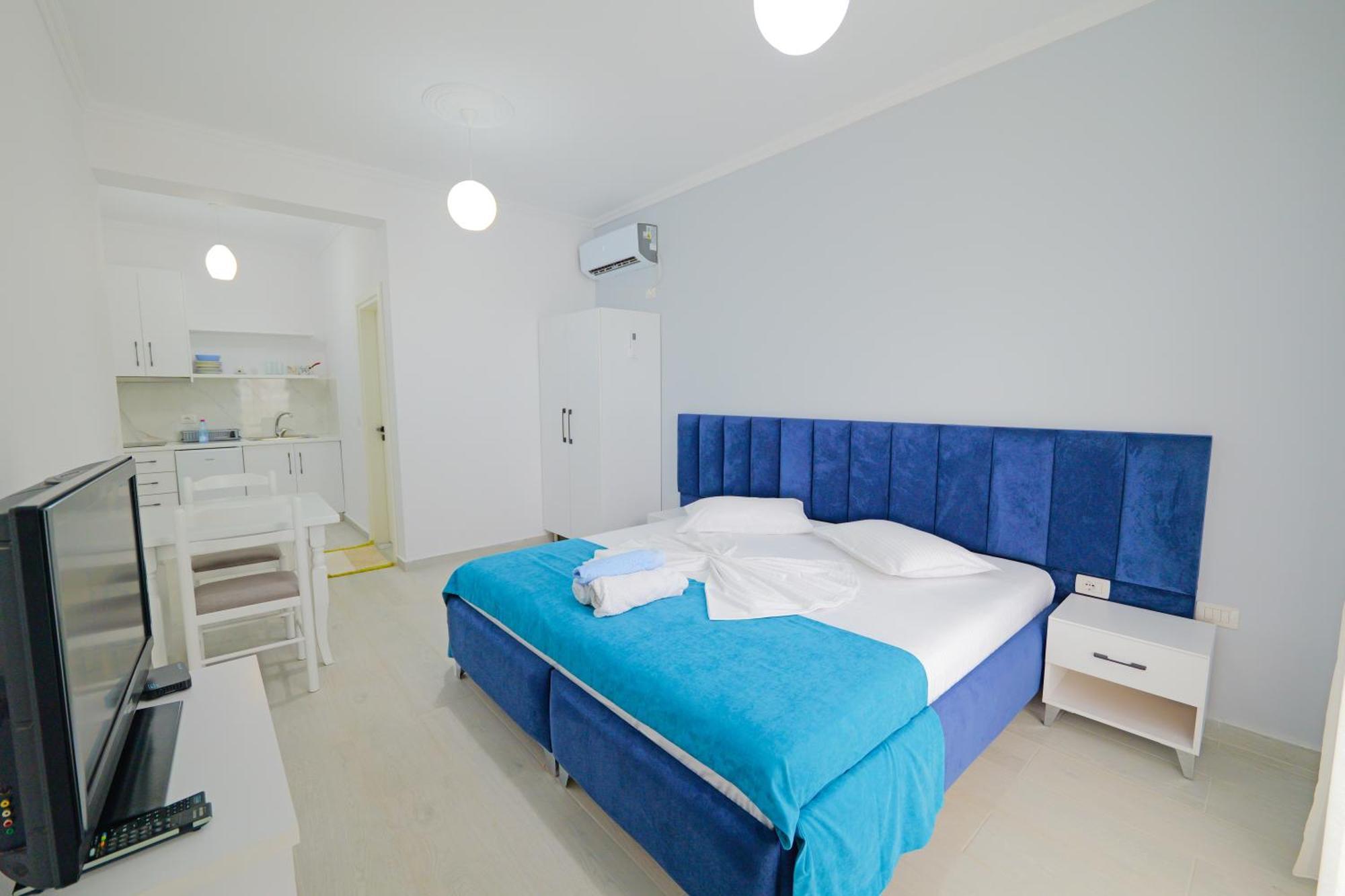 Vila Marina Apartments Sarandë Buitenkant foto