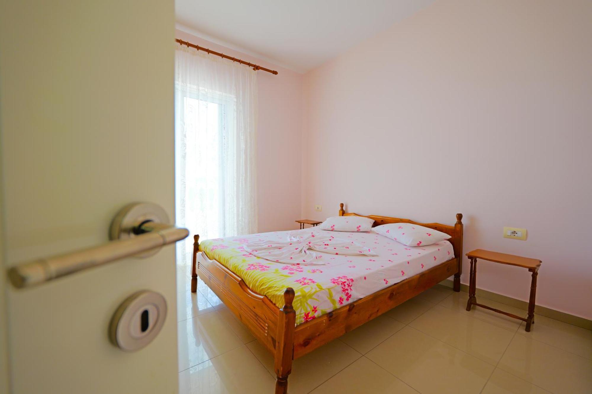 Vila Marina Apartments Sarandë Buitenkant foto