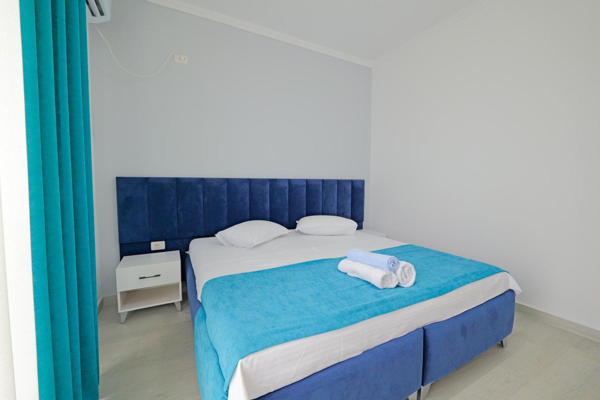 Vila Marina Apartments Sarandë Buitenkant foto