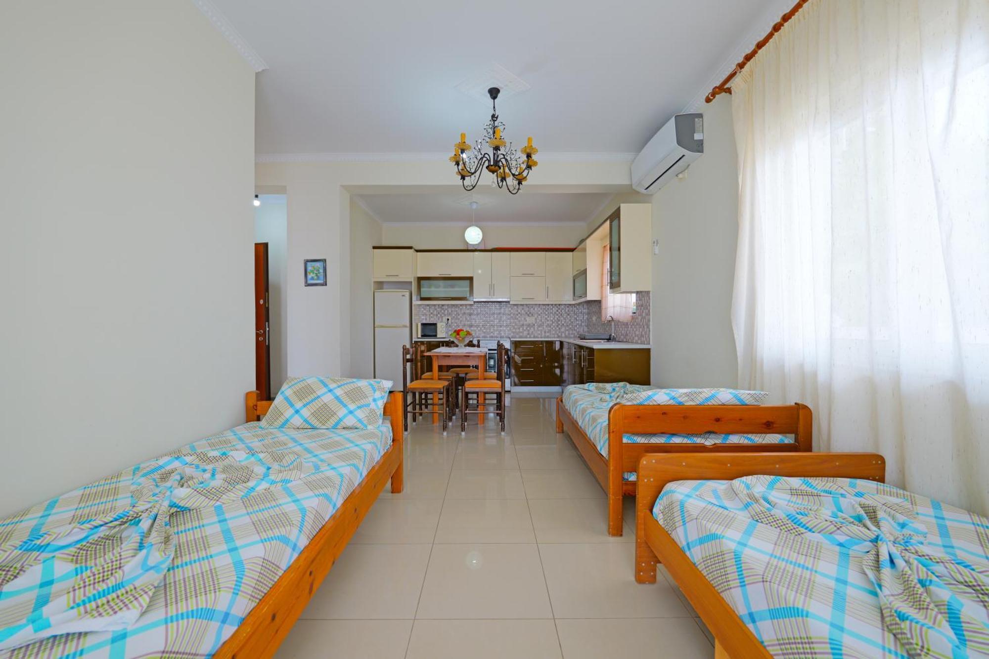 Vila Marina Apartments Sarandë Buitenkant foto