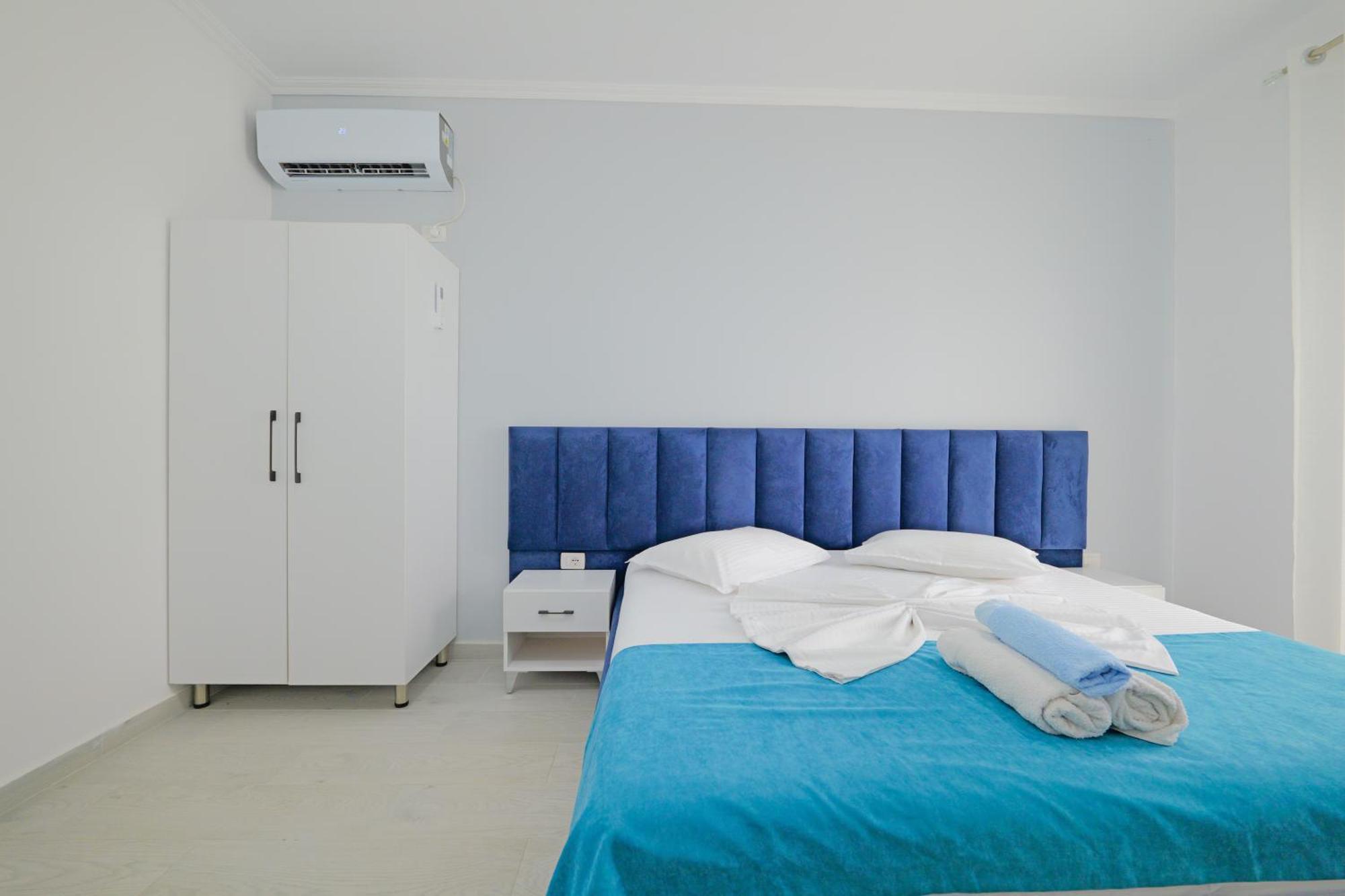 Vila Marina Apartments Sarandë Buitenkant foto