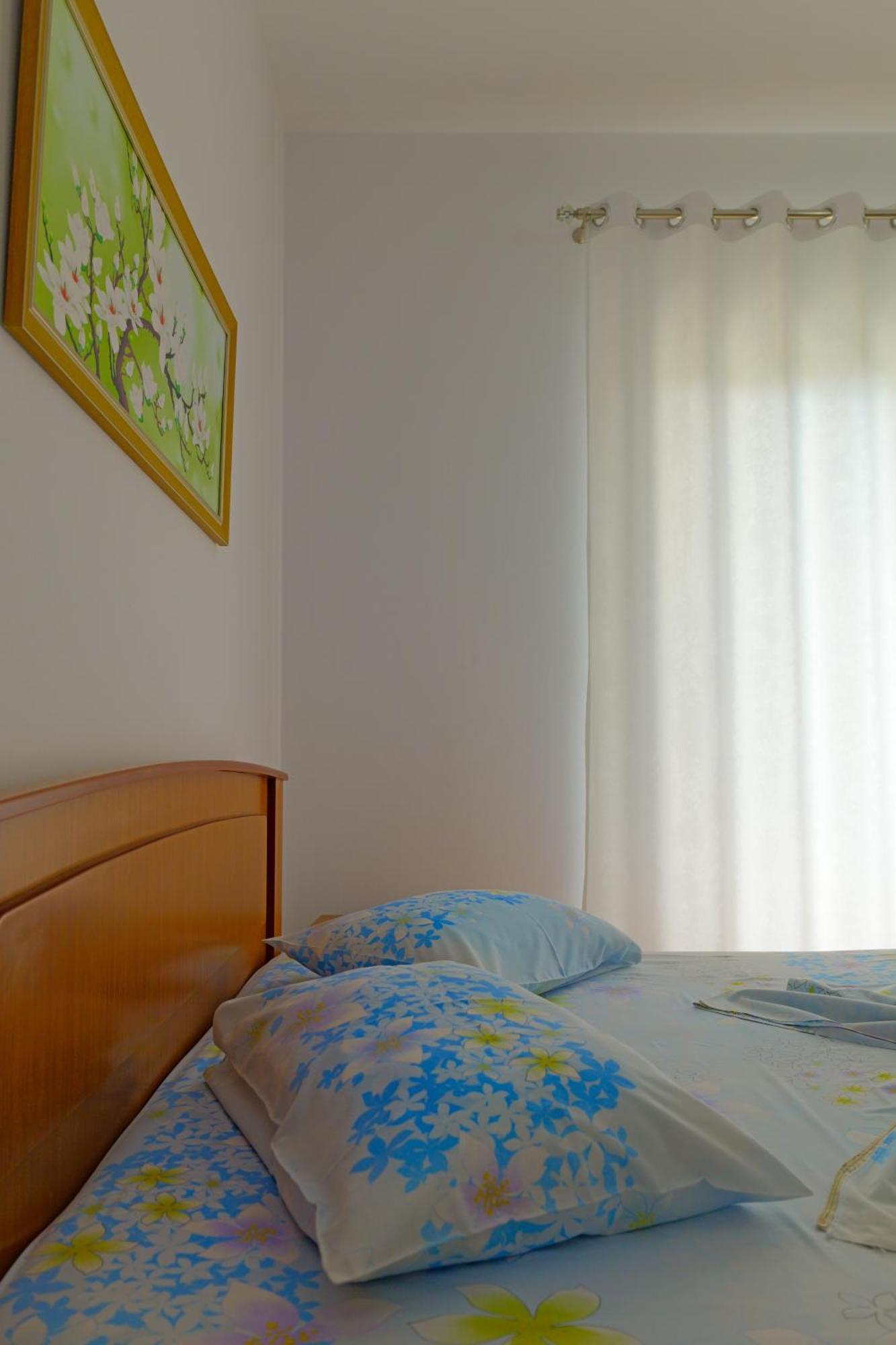 Vila Marina Apartments Sarandë Buitenkant foto