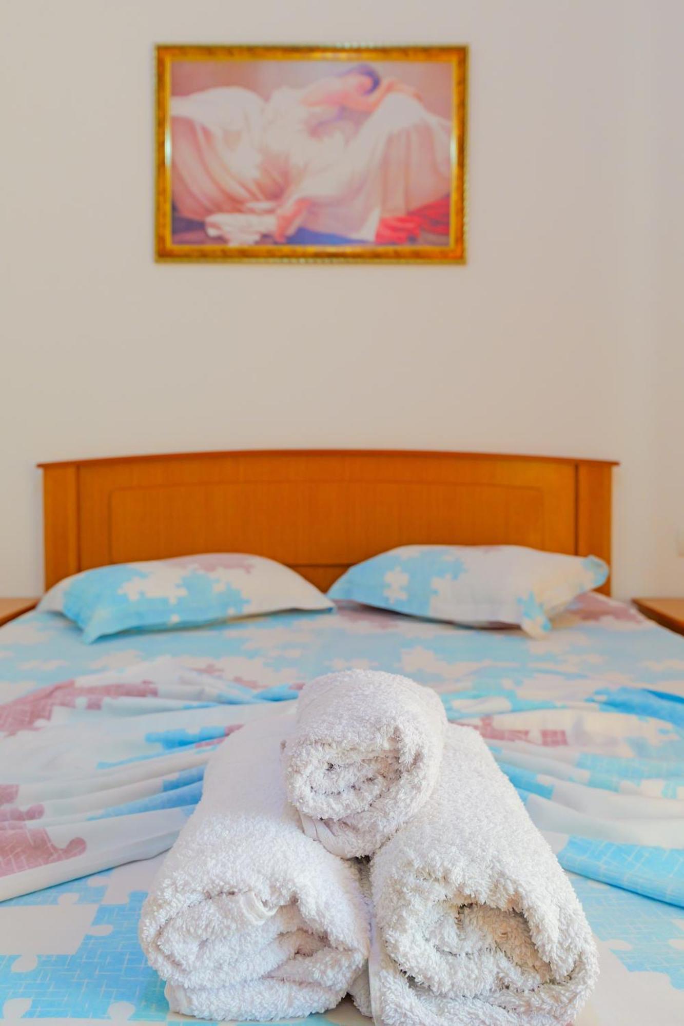 Vila Marina Apartments Sarandë Buitenkant foto