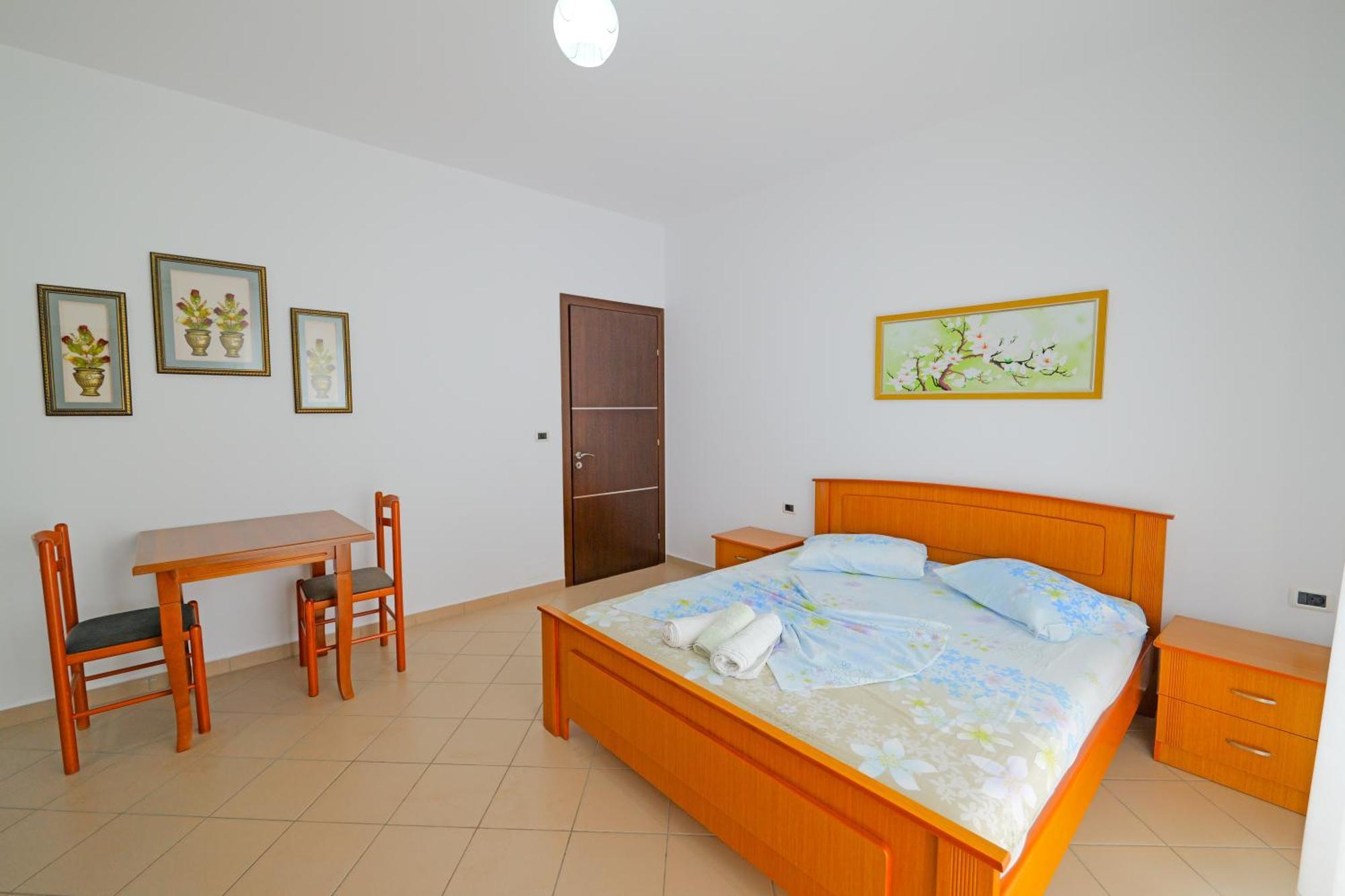 Vila Marina Apartments Sarandë Buitenkant foto