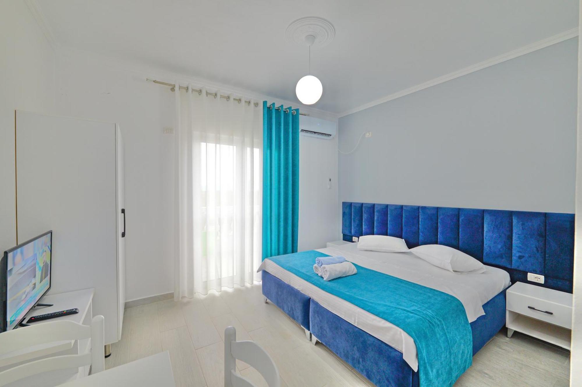 Vila Marina Apartments Sarandë Buitenkant foto