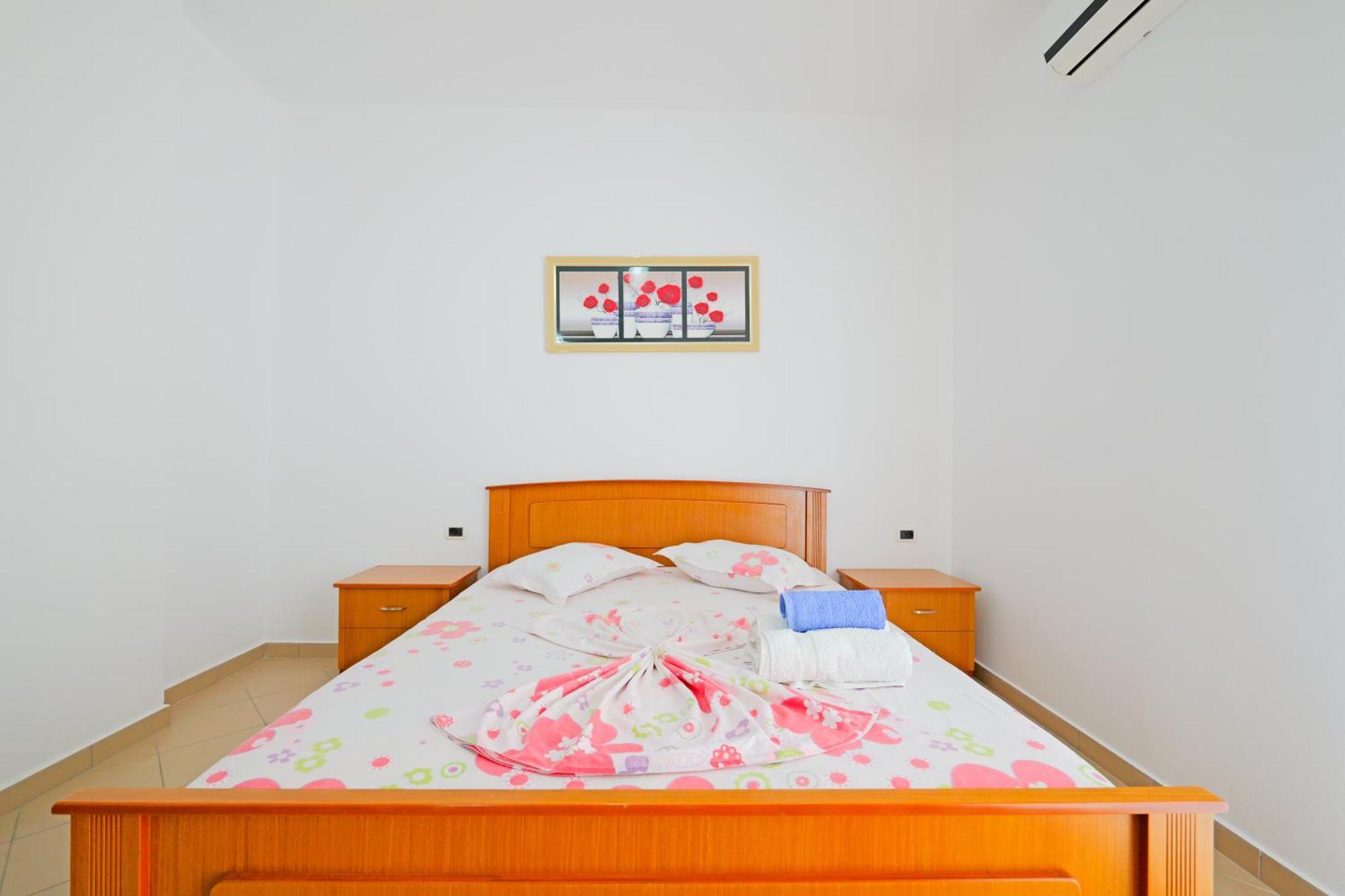 Vila Marina Apartments Sarandë Buitenkant foto